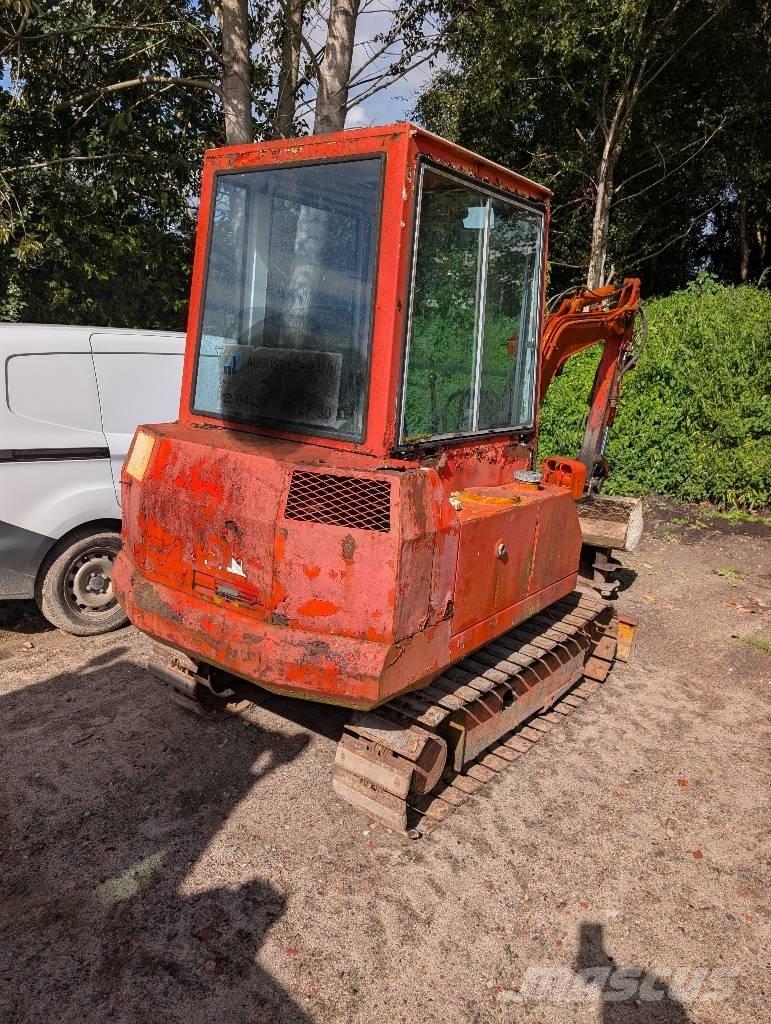 Komatsu PC 10-5 小型挖土機/掘鑿機<7t(小型挖掘機)