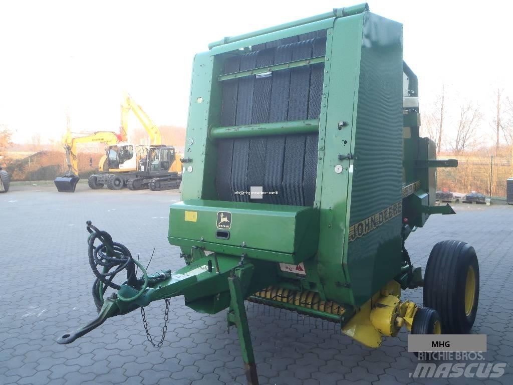 John Deere 590 圓型牧草打包機