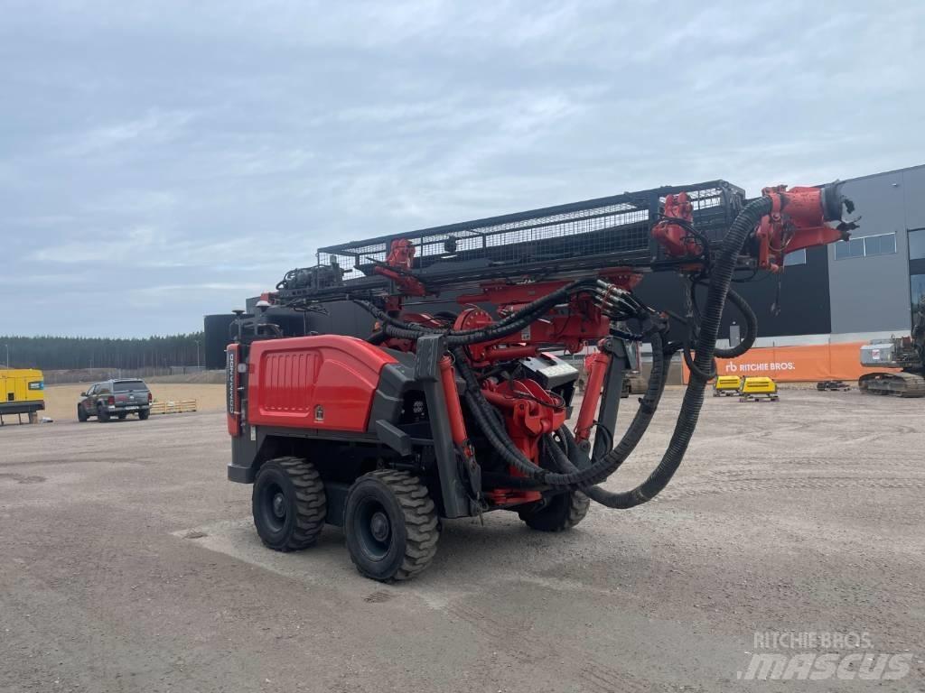 Sandvik DC300Ri 鑽孔機