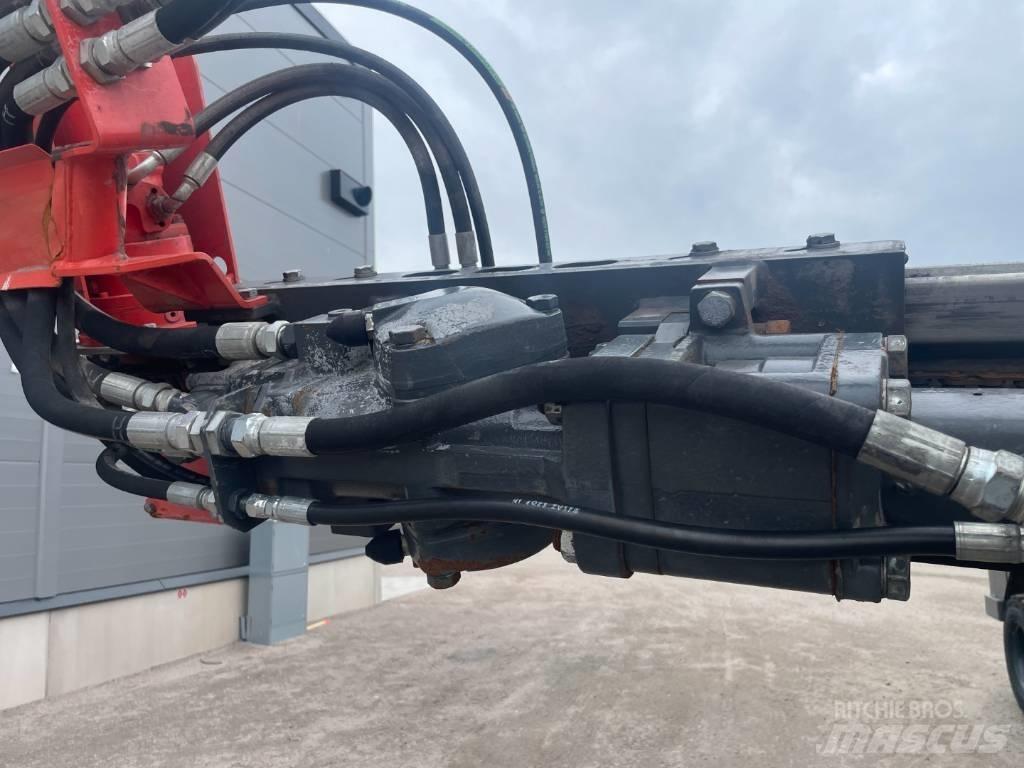 Sandvik DC300Ri 鑽孔機