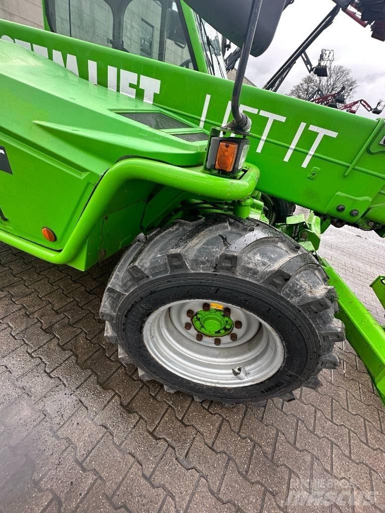 Merlo P40.17 Plus 伸縮臂操作車