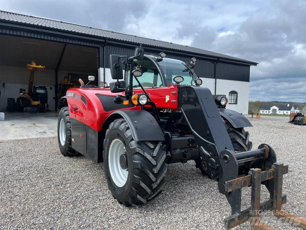 Case IH Farmlift 742 伸縮臂操作車