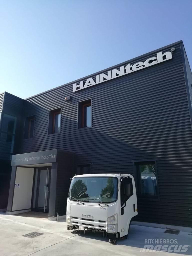 Isuzu NPR 85 "M - P - Q" 駕駛室與內部