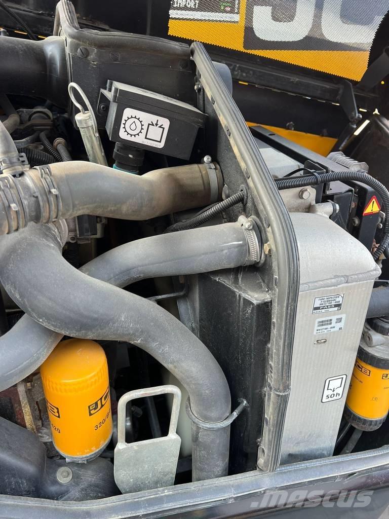 JCB 536-60 伸縮臂操作車