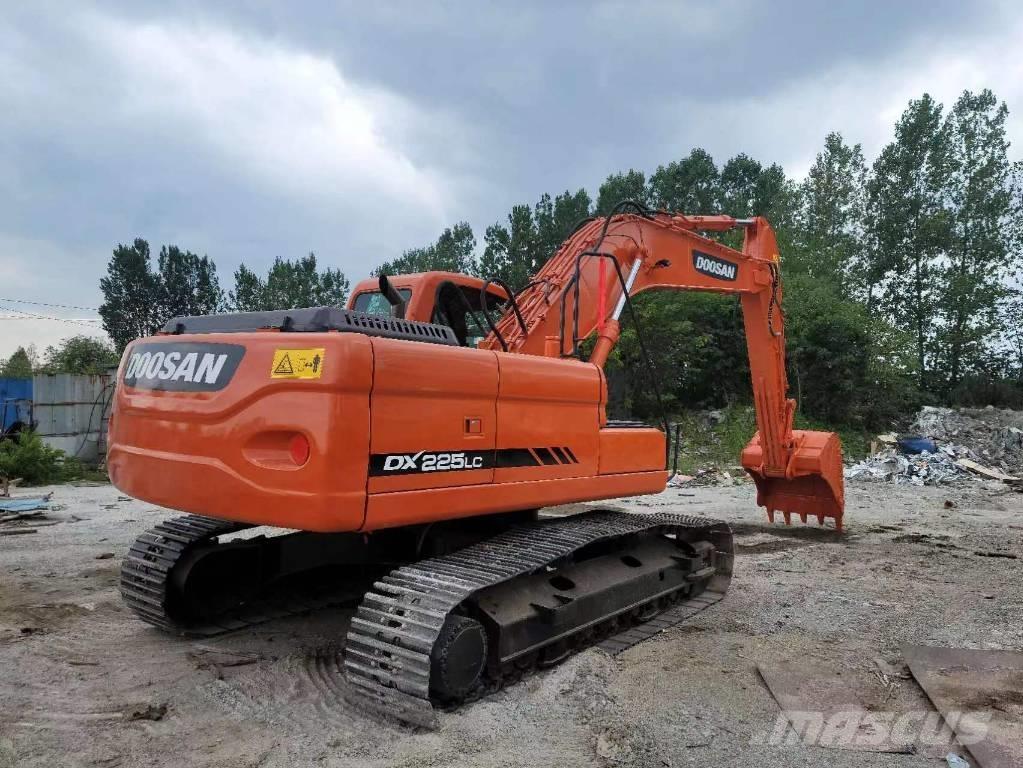 Doosan DX 225 LC 履帶式 挖土機/掘鑿機/挖掘機