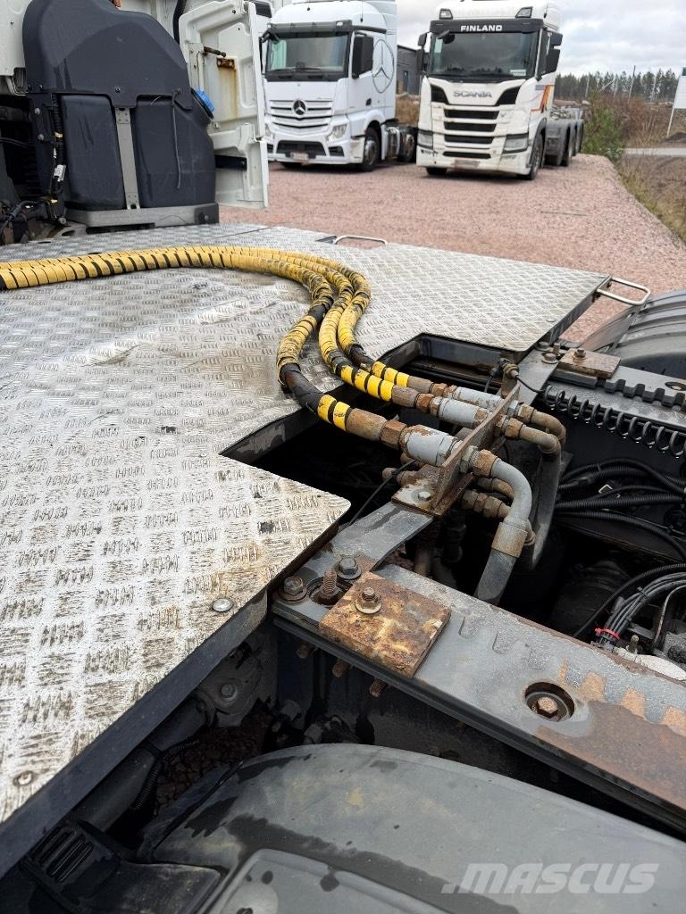 Volvo FH13 6x2 曳引機組件