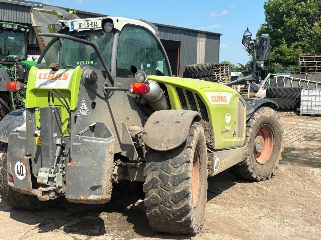 CLAAS Scorpion 7044 農業用伸縮臂裝載機
