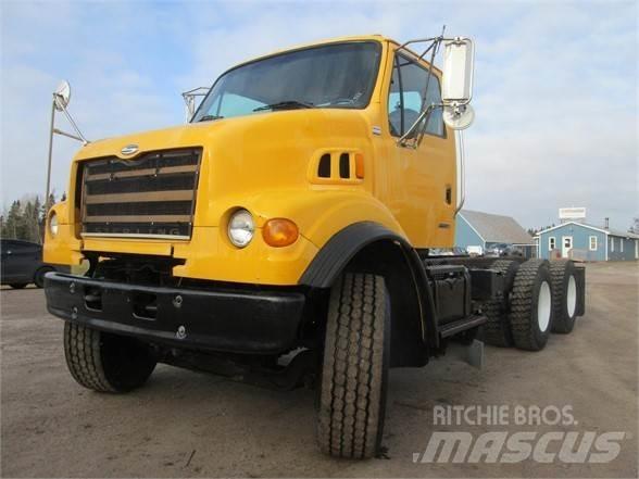 Sterling L7500 商用底盤車