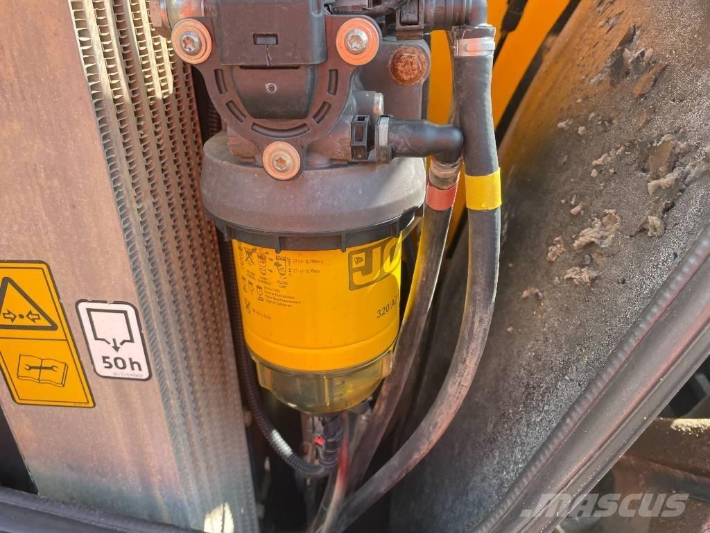 JCB 540-170 伸縮臂操作車