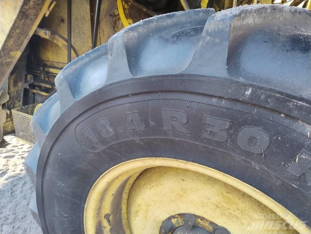 New Holland 8030 聯合收穫機