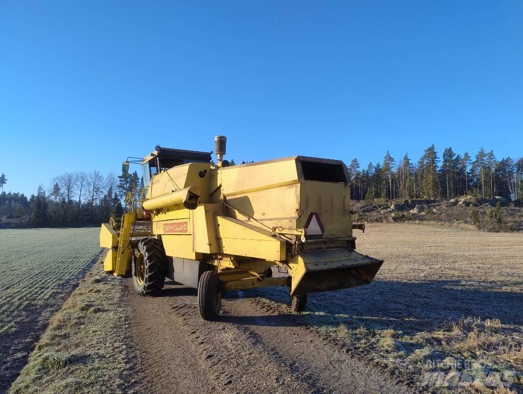 New Holland 8030 聯合收穫機