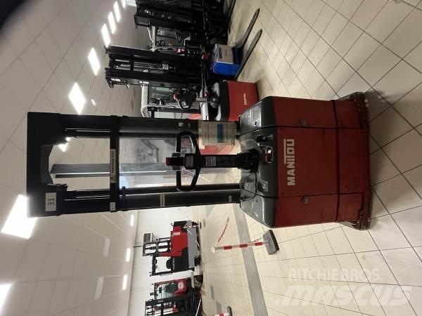 Manitou ES 513 自走式堆積機