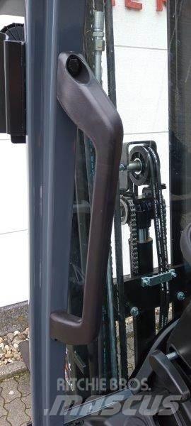 Toyota 8FBEK18T 電動堆高機