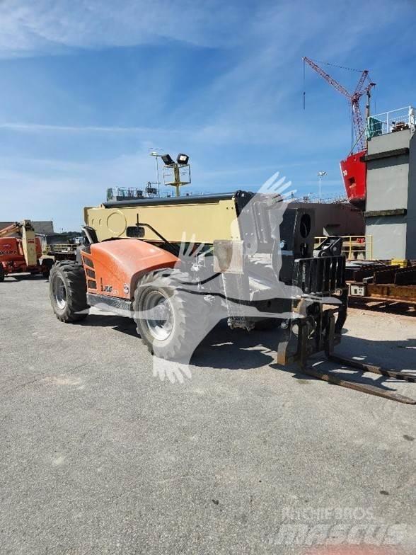JLG 1255 伸縮臂操作車