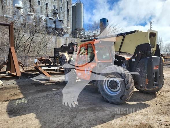 JLG 1255 伸縮臂操作車