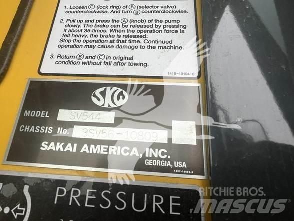 Sakai SV544T 單輪滾壓機