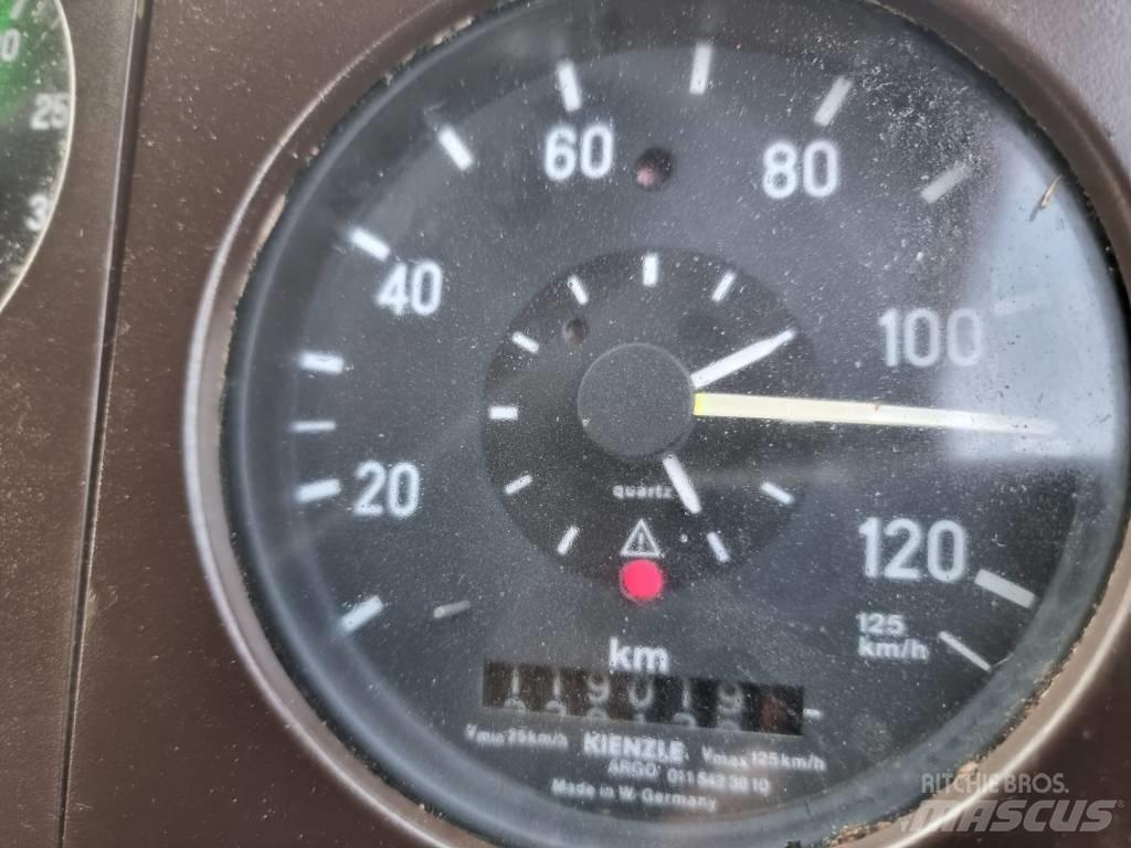 Mercedes-Benz 914 掃倉機