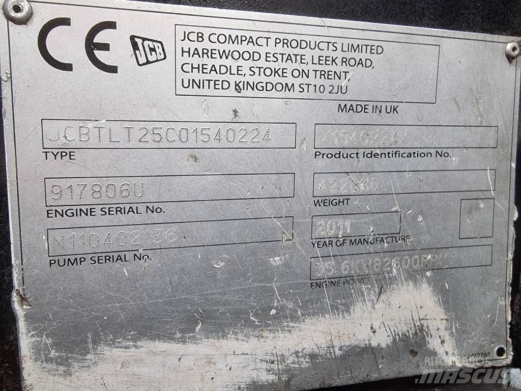 JCB TLT 25 D 伸縮臂操作車
