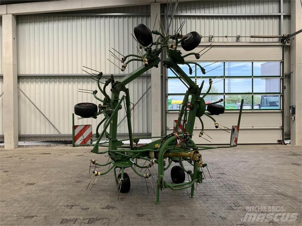 Krone KW 7.70/6x7 耙與翻草機