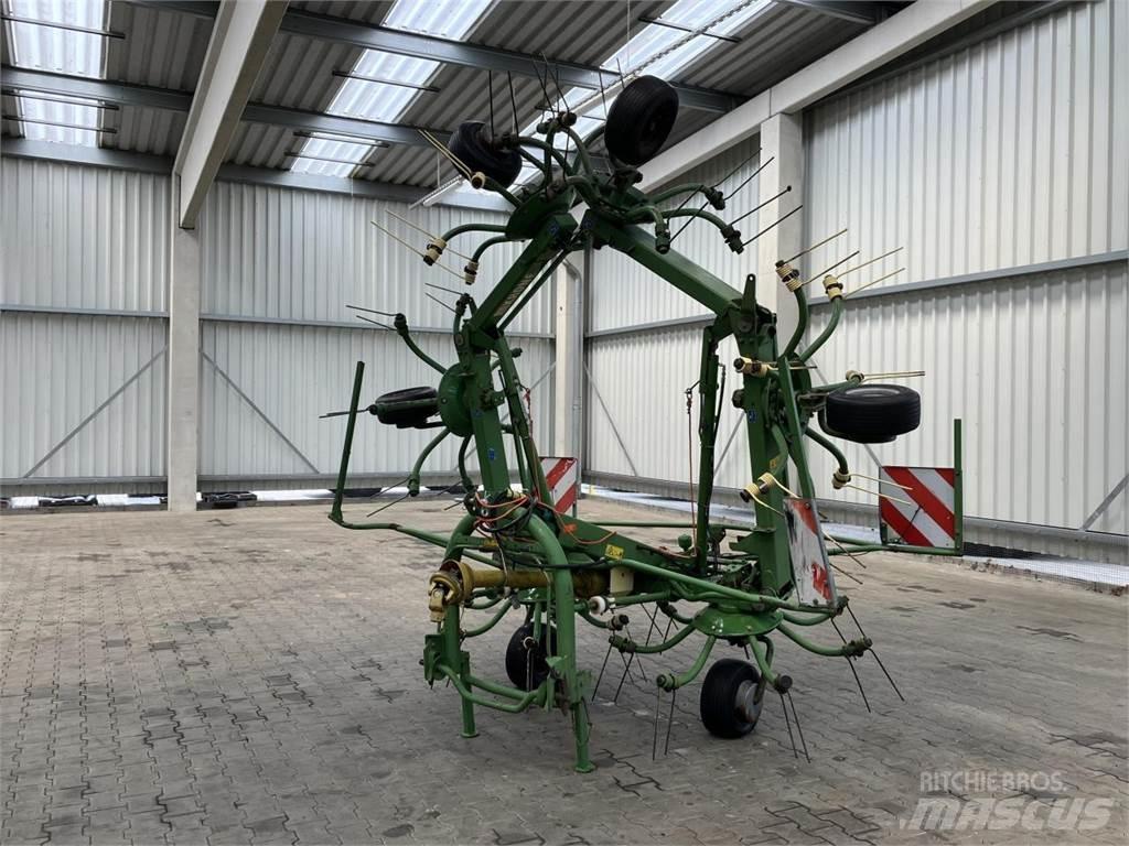 Krone KW 7.70/6x7 耙與翻草機