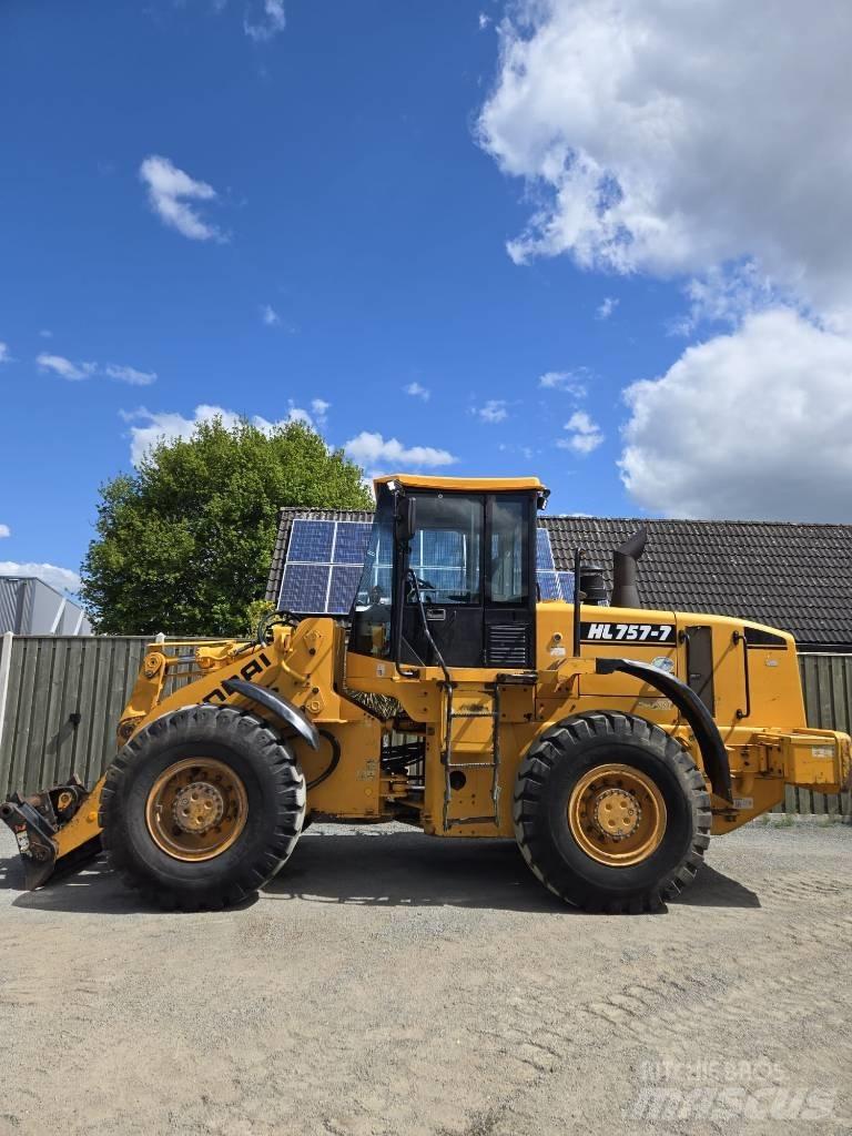 Hyundai HL 757-7 輪胎式裝載機