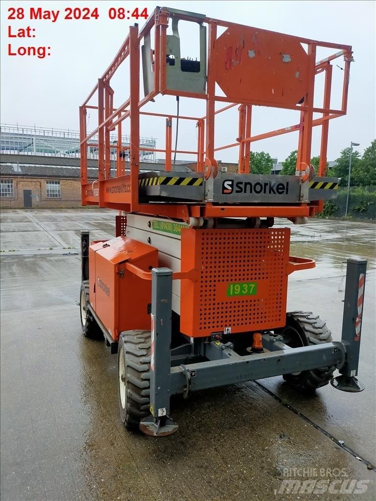 Snorkel S 3370 RT 剪式升降機