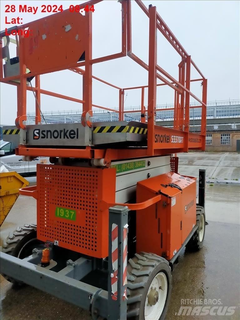 Snorkel S 3370 RT 剪式升降機