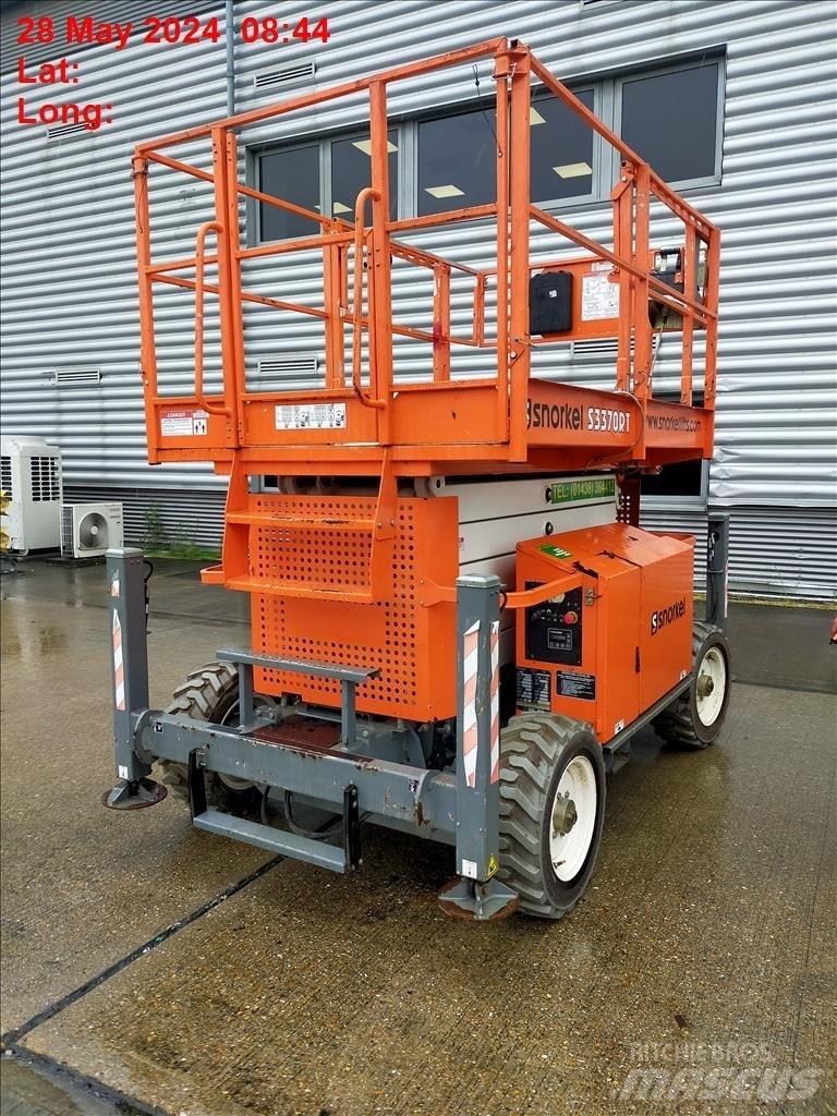 Snorkel S 3370 RT 剪式升降機