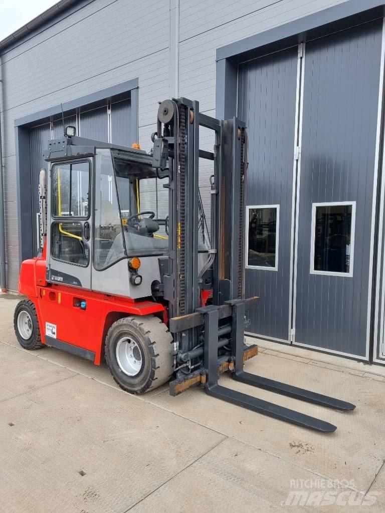 Kalmar DCE 55-6 柴油卡車