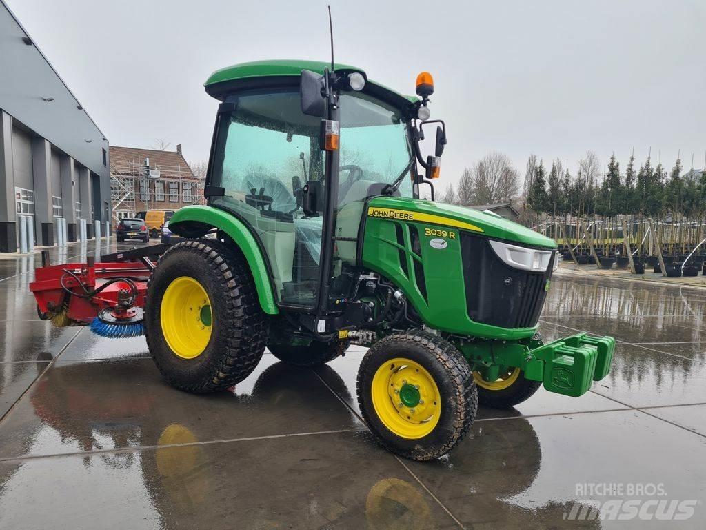 John Deere 3039R 曳引機