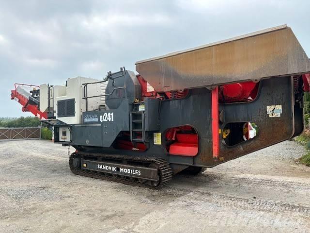 Sandvik QJ 241 移動式壓碎機