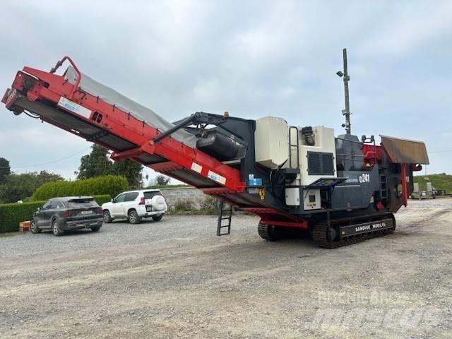 Sandvik QJ 241 移動式壓碎機