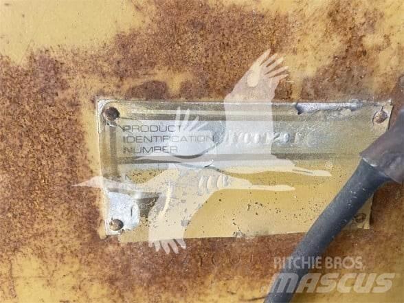 CAT 777B 鉸接式起吊車