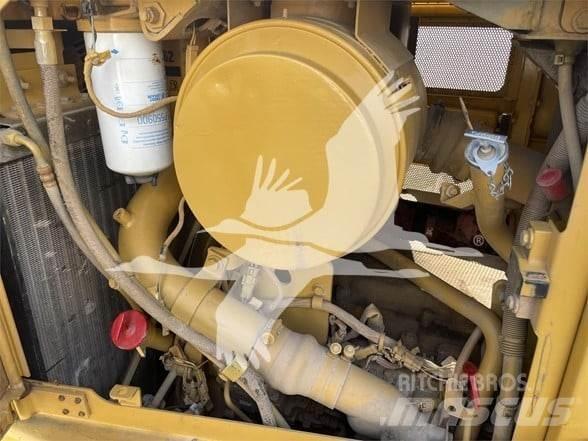 CAT D6R 履帶推土機