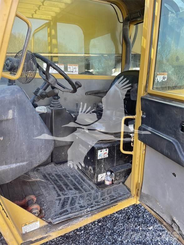 CAT TL1055 伸縮臂操作車