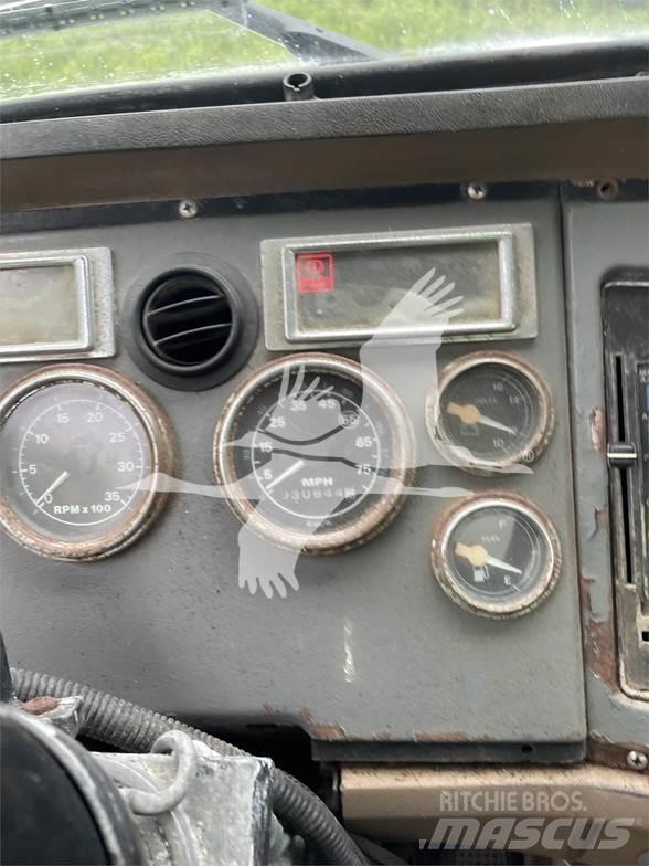 Ford 8000 水車