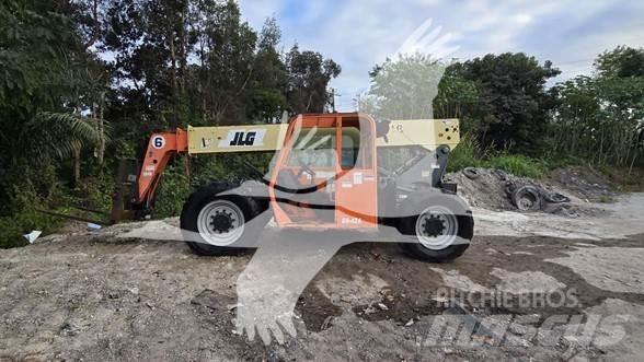 JLG G6-42A 伸縮臂操作車