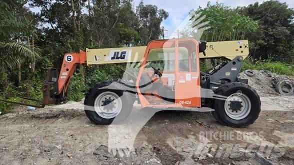 JLG G6-42A 伸縮臂操作車