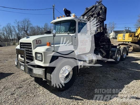 Mack RD688S 曳引機組件