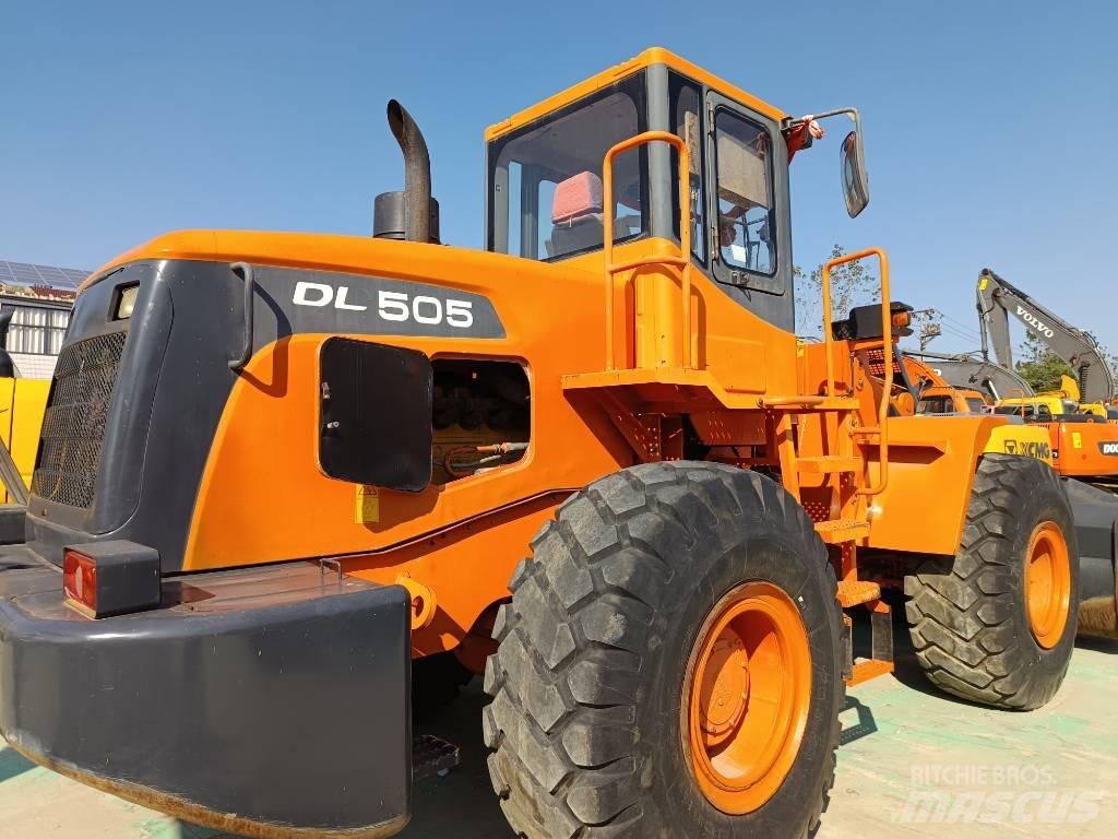 Doosan DL505 輪胎式裝載機