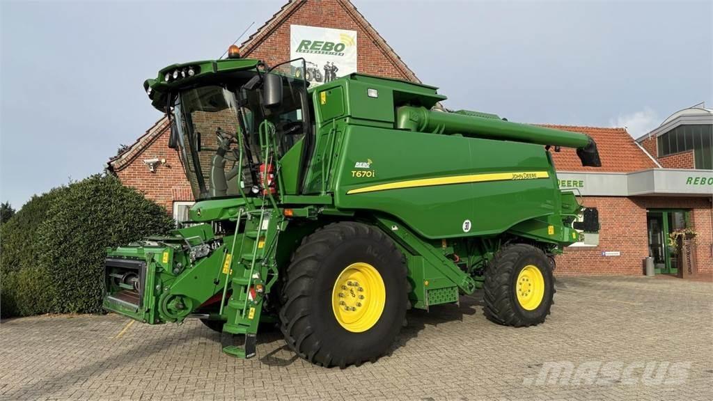 John Deere T660 聯合收穫機