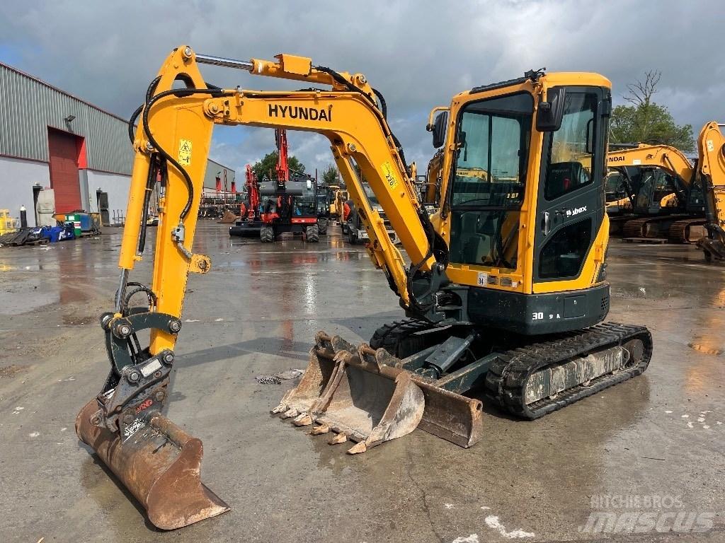 Hyundai R30 Z-9AK 小型挖土機/掘鑿機<7t(小型挖掘機)