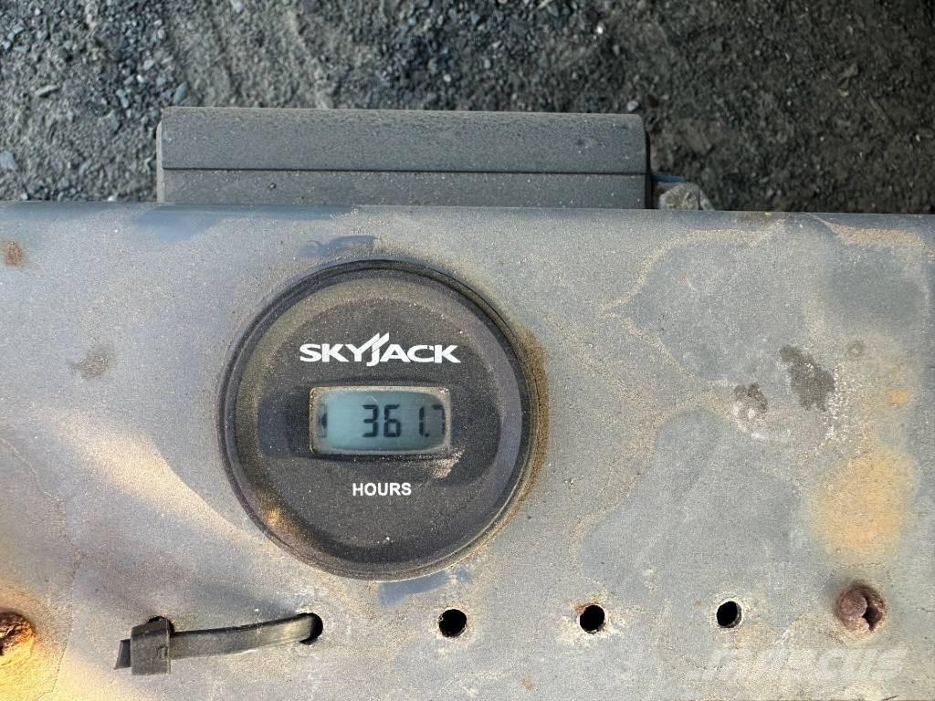 SkyJack SJ 4632 剪式升降機
