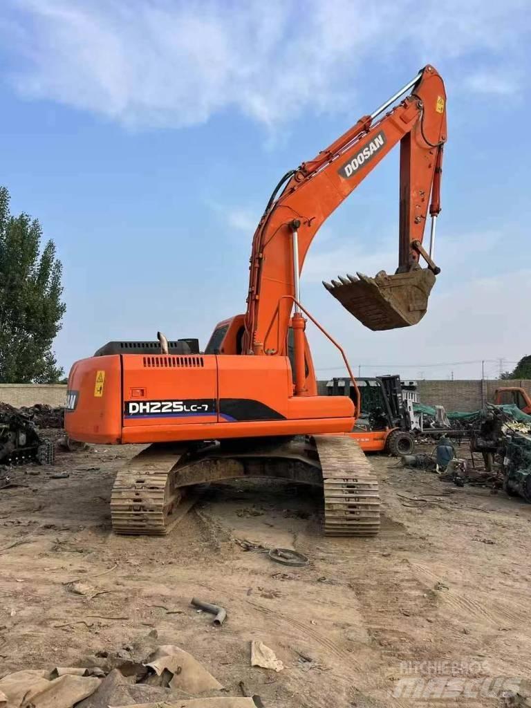 Doosan DH 225 LC-7 履帶式 挖土機/掘鑿機/挖掘機
