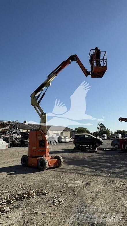 JLG E300AJP 曲臂高空作業車