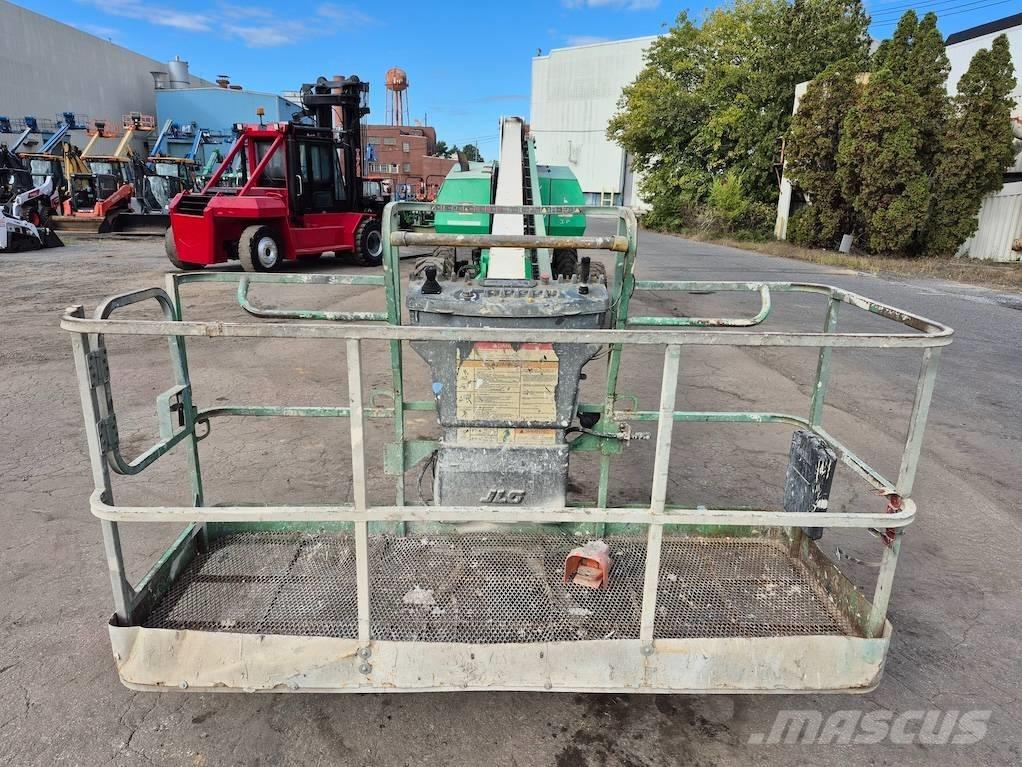 JLG 800 S 伸縮臂高空作業車