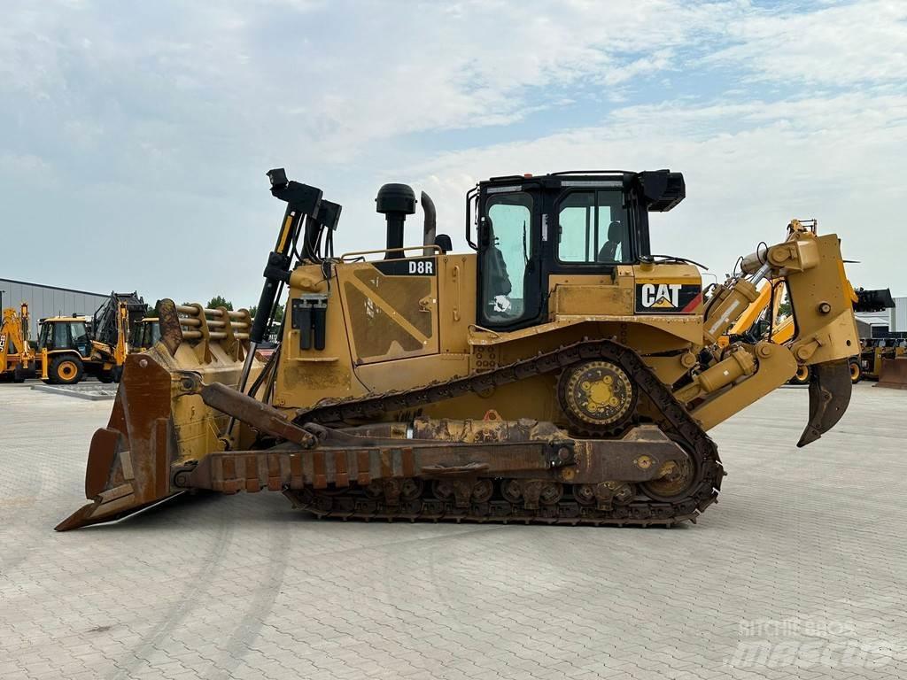 CAT D8R 履帶推土機