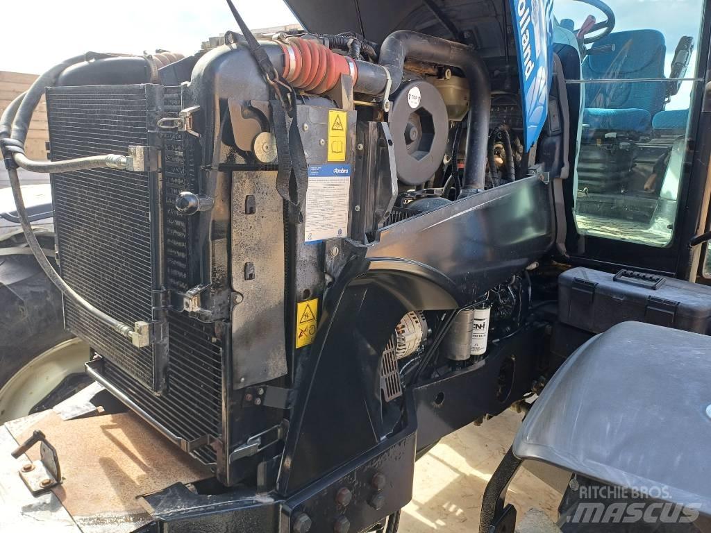 New Holland T7030AC 曳引機