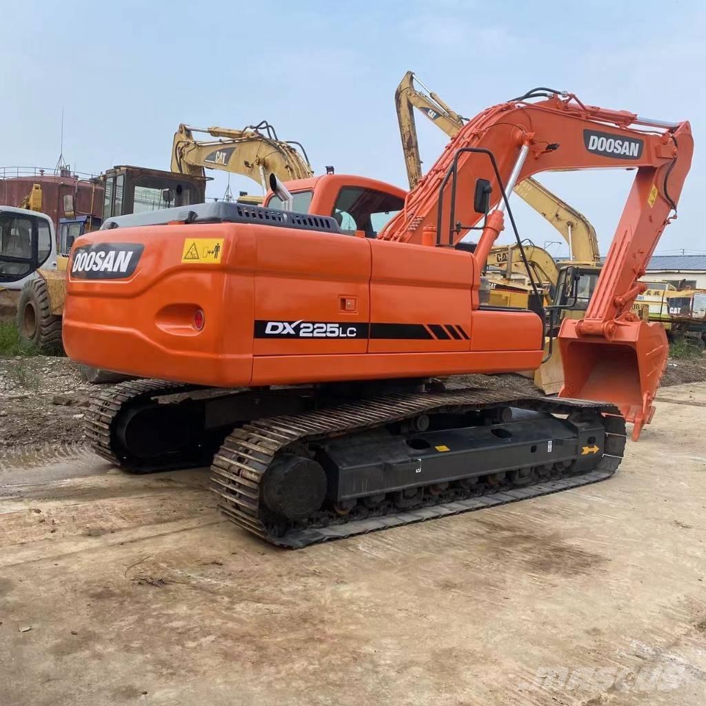Doosan DX 225 LC 履帶式 挖土機/掘鑿機/挖掘機