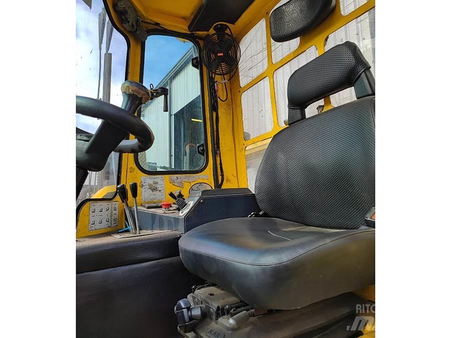 Combilift C4000 四向前伸式堆高機(叉車)